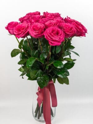 Bukiet z róży w odcieniu malinowym