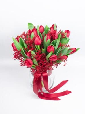 Bukiet Czerwonych Tulipanów z Limonium